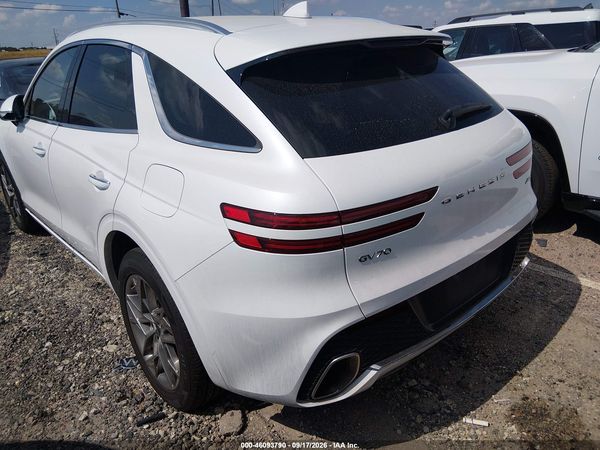 2025 GENESIS GV70 2.5T AWD — I3