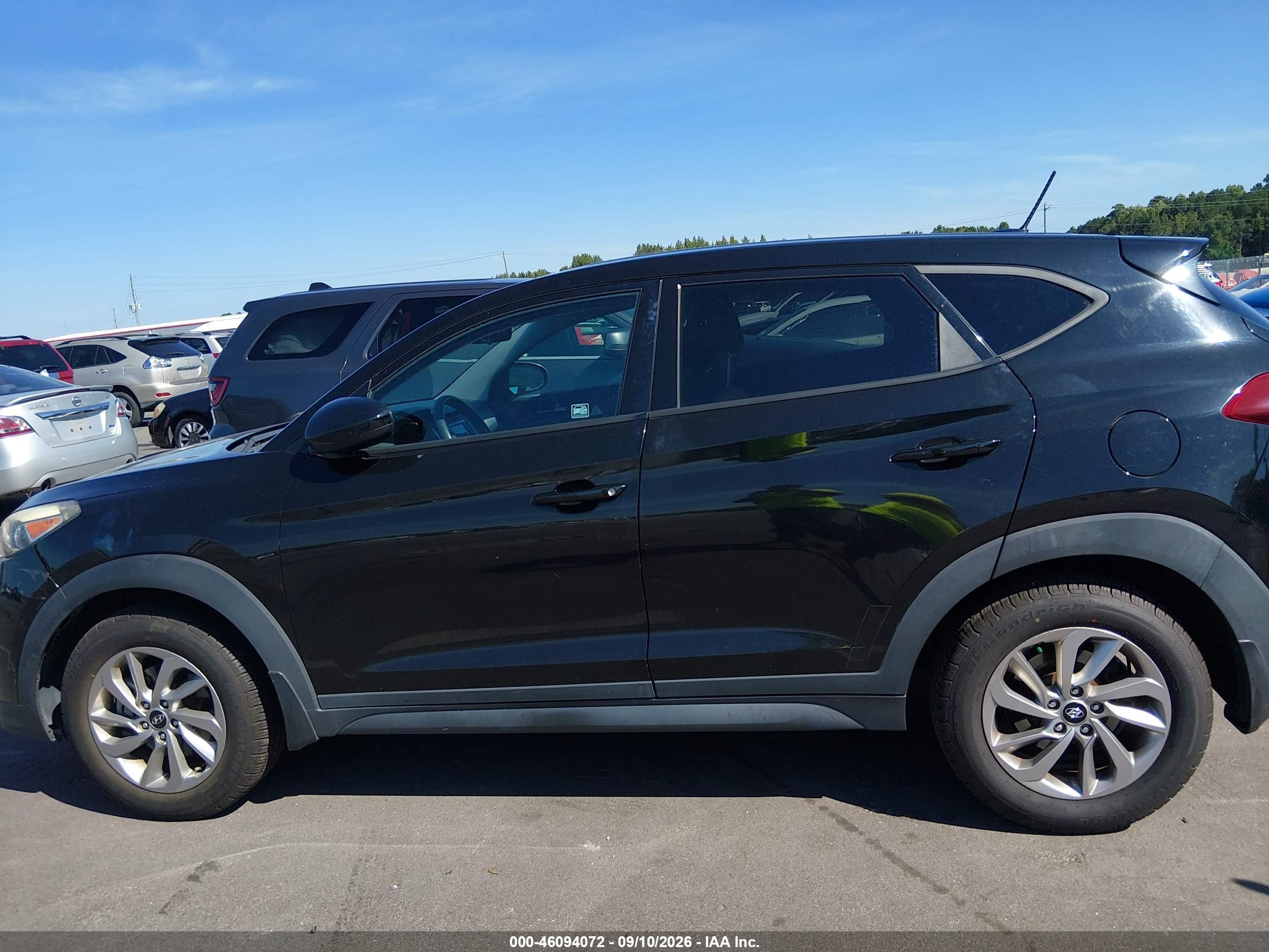 2017 HYUNDAI TUCSON SE