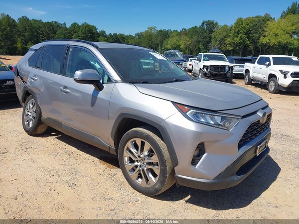 2020 TOYOTA RAV4 XLE PREMIUM — I1