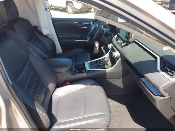 2020 TOYOTA RAV4 XLE PREMIUM — I5