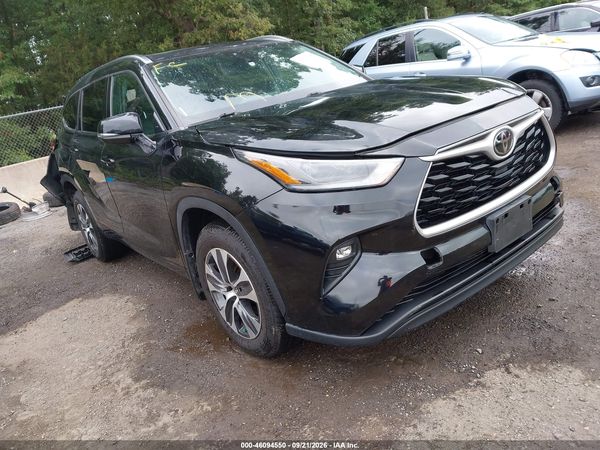 2021 TOYOTA HIGHLANDER XLE — I1