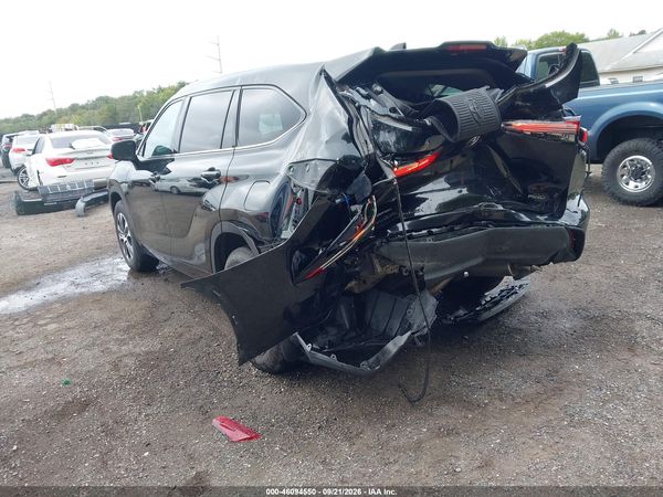 2021 TOYOTA HIGHLANDER XLE — I3