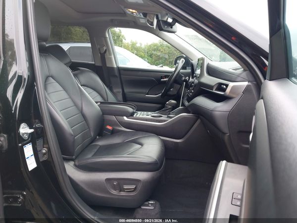 2021 TOYOTA HIGHLANDER XLE — I5