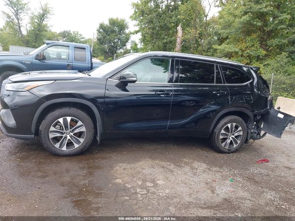 2021 TOYOTA HIGHLANDER XLE — I117