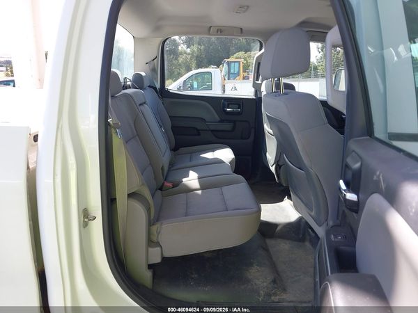 2015 CHEVROLET SILVERADO 3500HD WT — I8