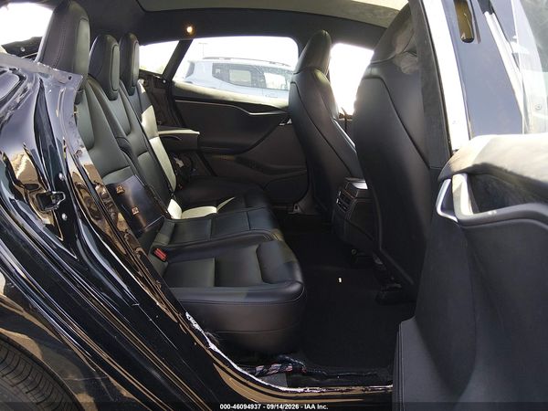 2021 TESLA MODEL S — I8