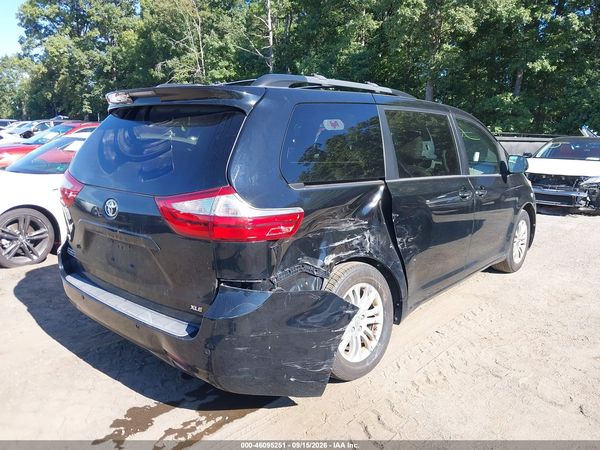 2015 TOYOTA SIENNA XLE 8 PASSENGER