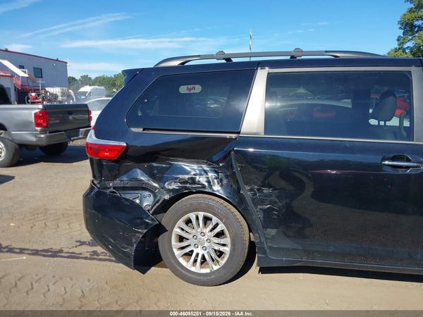 2015 TOYOTA SIENNA XLE 8 PASSENGER