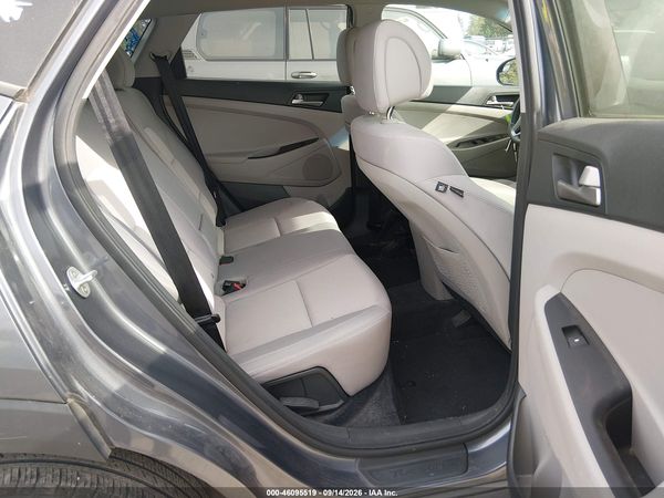 2018 HYUNDAI TUCSON SE