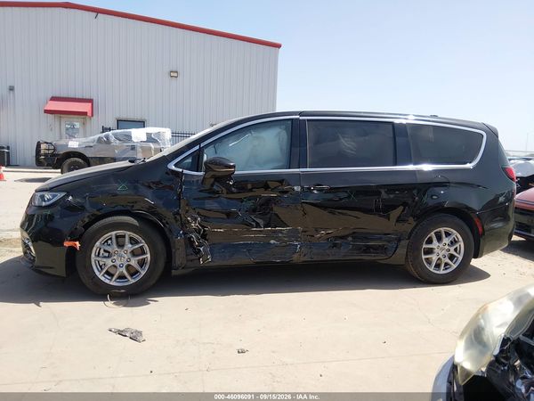 2024 CHRYSLER PACIFICA TOURING — I117