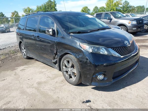 2012 TOYOTA SIENNA SE 8 PASSENGER — I1