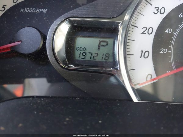 2012 TOYOTA SIENNA SE 8 PASSENGER — I118