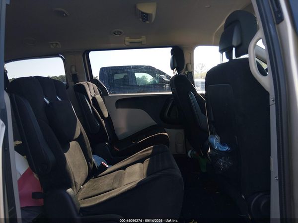 2015 DODGE GRAND CARAVAN SXT — I8