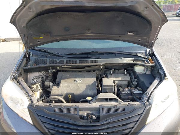 2014 TOYOTA SIENNA L V6 7 PASSENGER — I10