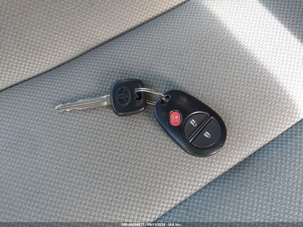 2014 TOYOTA SIENNA L V6 7 PASSENGER — I11