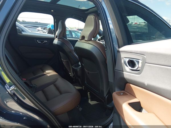 2022 VOLVO XC60 B5 MOMENTUM — I8