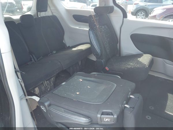 2022 CHRYSLER VOYAGER LX — I8