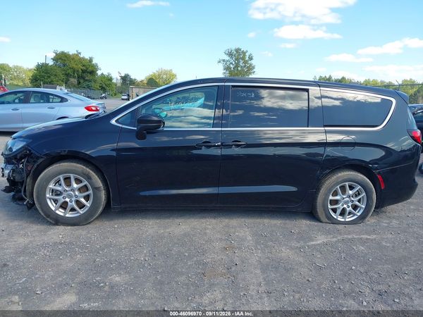2022 CHRYSLER VOYAGER LX — I117
