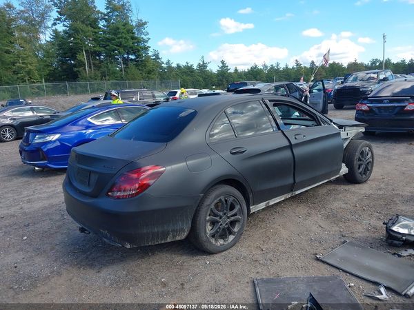 2015 MERCEDES-BENZ C 300 — I4