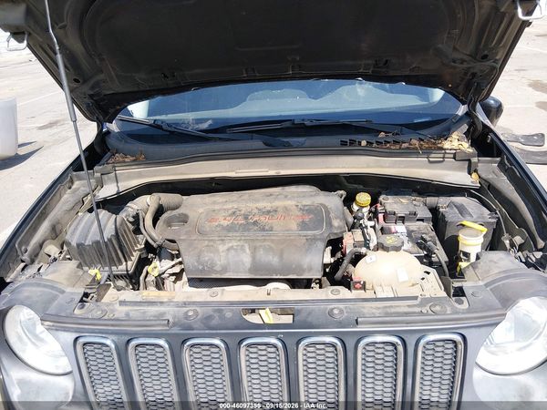 2016 JEEP RENEGADE LATITUDE — I10