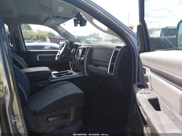 2022 RAM 1500 CLASSIC SLT  4X2 5'7 BOX