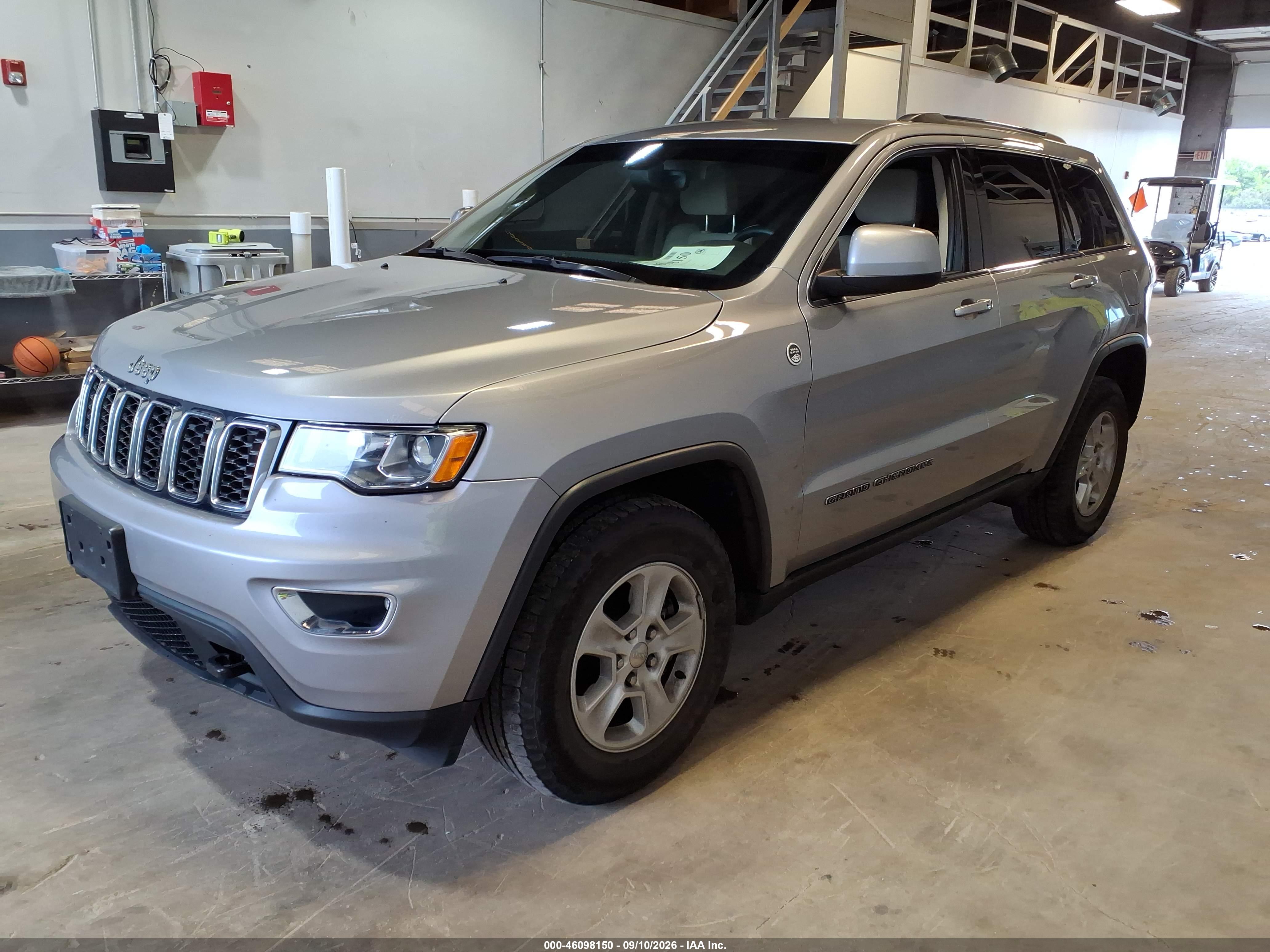 2017 JEEP GRAND CHEROKEE LAREDO 4X4 — I2
