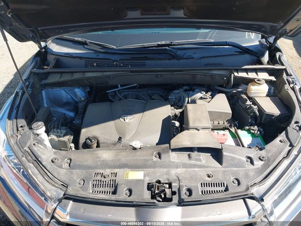 2018 TOYOTA HIGHLANDER LIMITED PLATINUM — I10