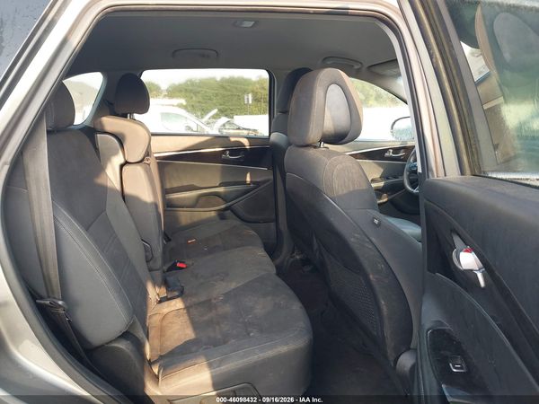 2017 KIA SORENTO 3.3L LX — I8