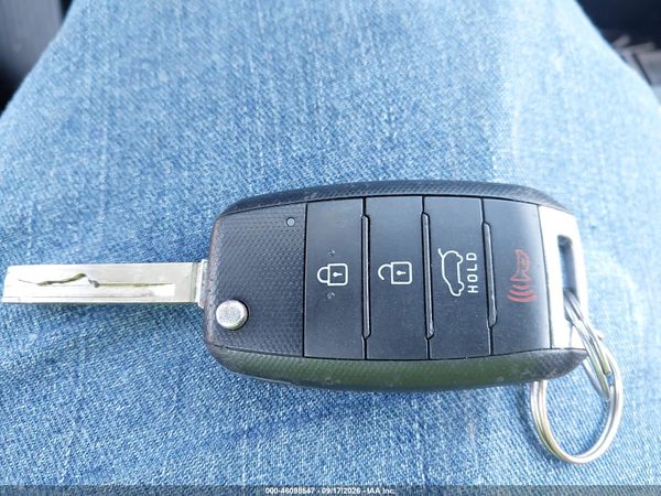 2016 KIA SORENTO 2.4L LX — I11