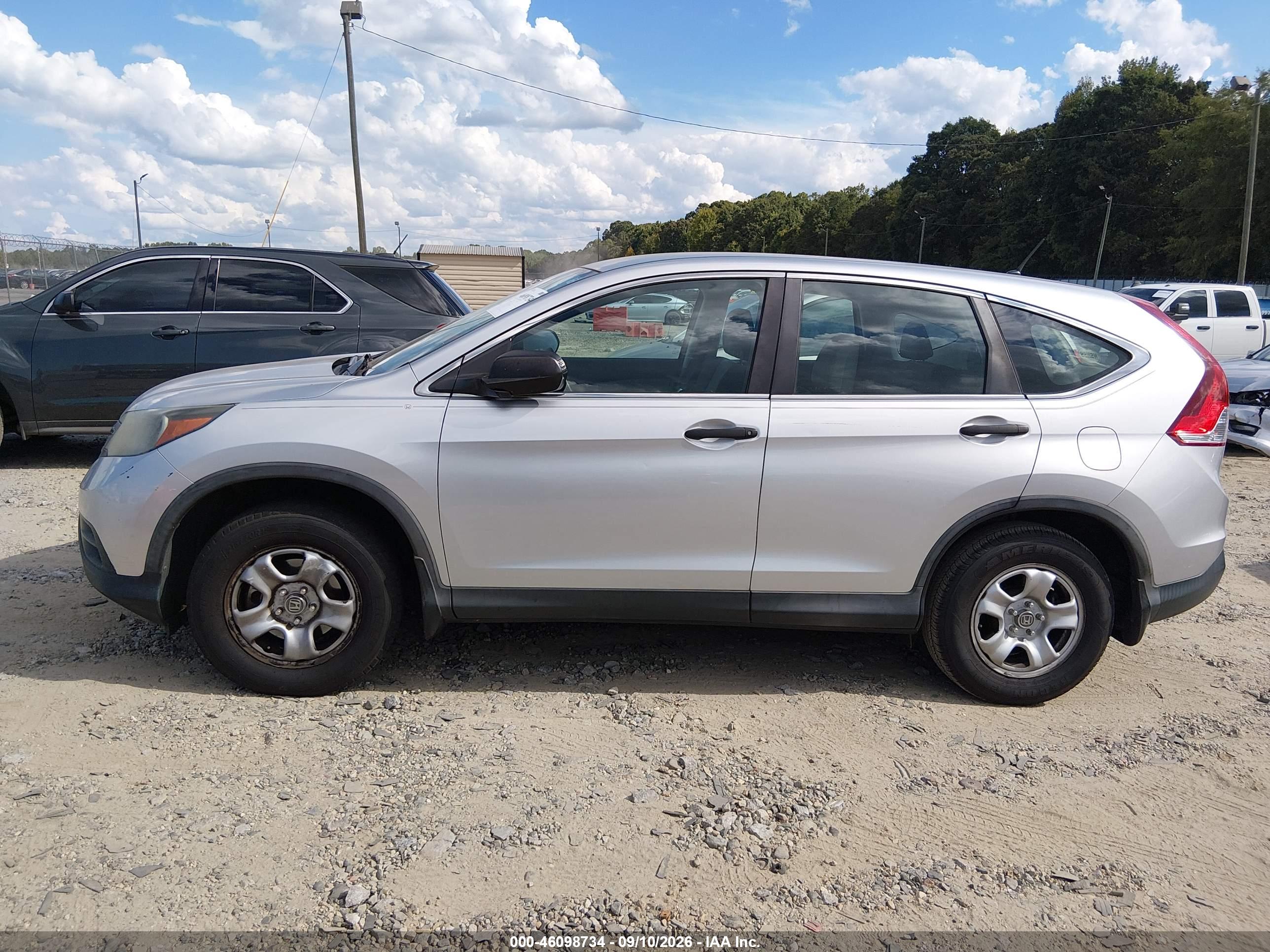 2013 HONDA CR-V LX