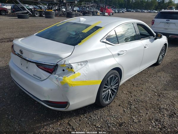 2023 LEXUS ES 300H — I4