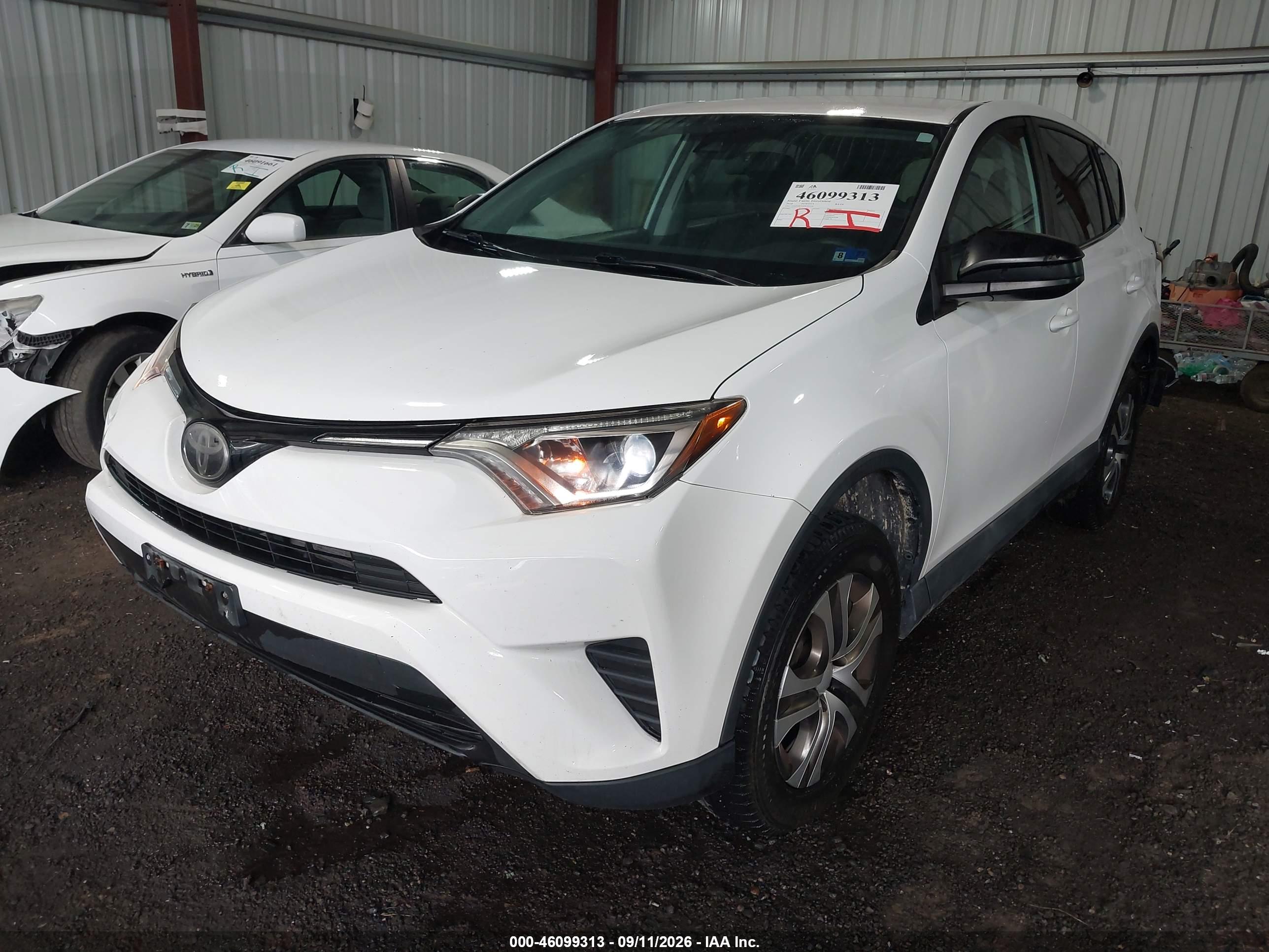 2018 TOYOTA RAV4 LE — I2