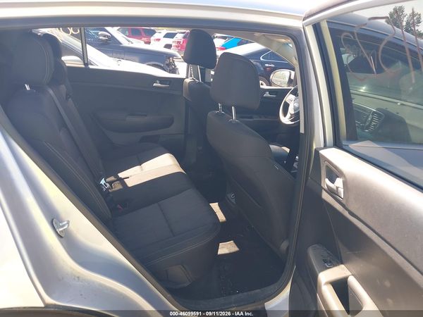 2017 KIA SPORTAGE LX — I8