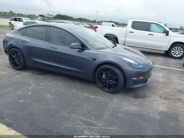 2022 TESLA MODEL 3 — I1