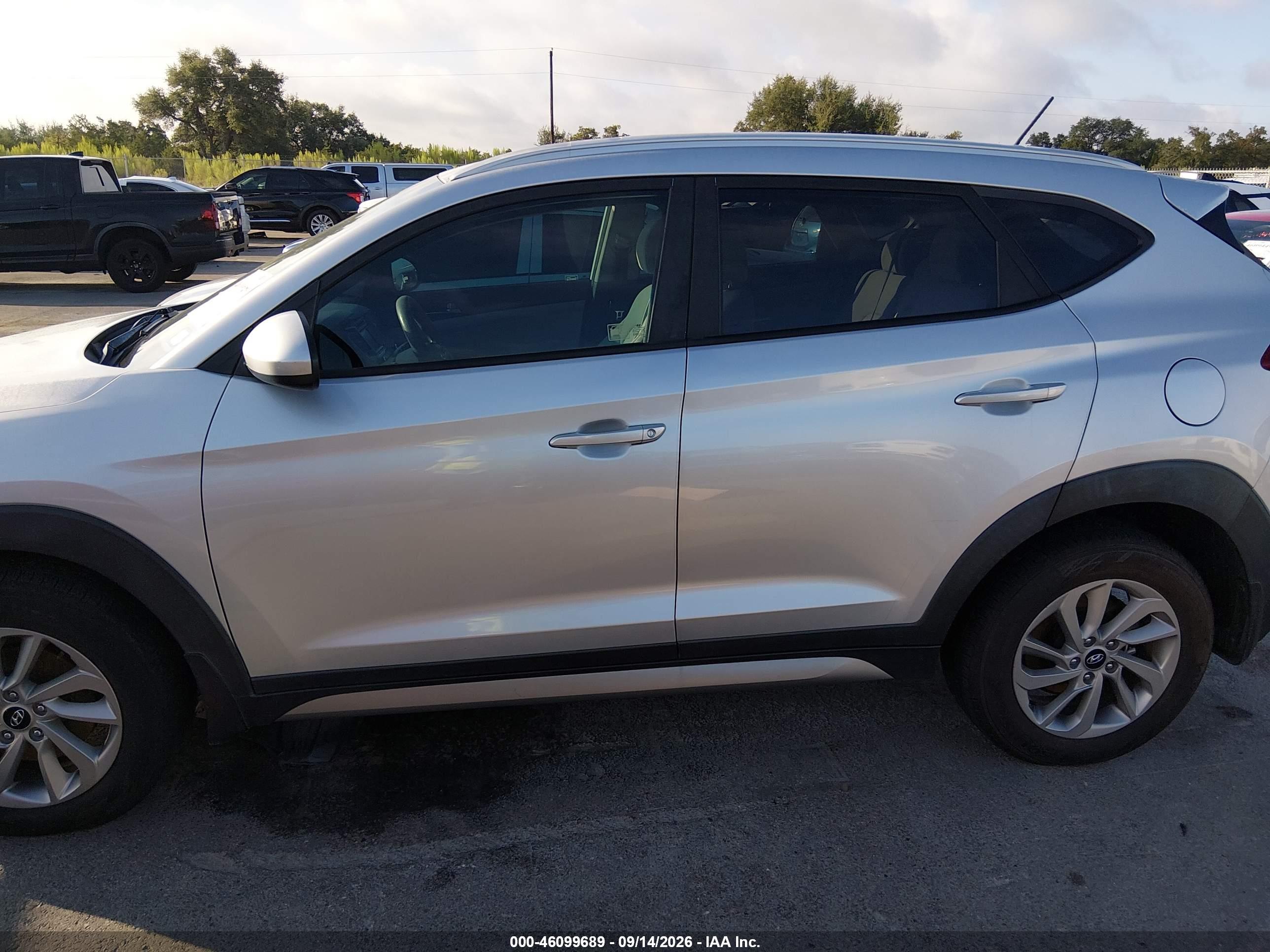 2017 HYUNDAI TUCSON SE