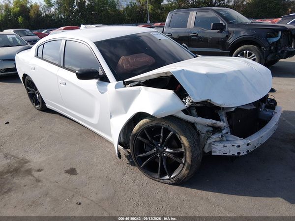 2016 DODGE CHARGER SXT — I1