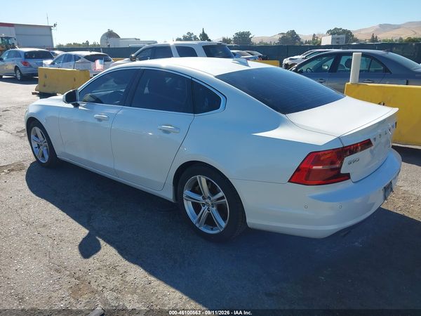 2017 VOLVO S90 T5 MOMENTUM — I3