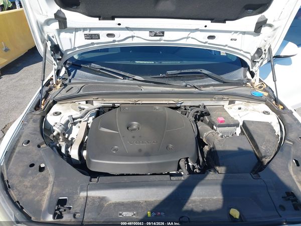 2017 VOLVO S90 T5 MOMENTUM — I10