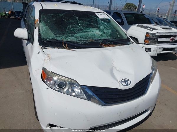 2012 TOYOTA SIENNA LE V6 8 PASSENGER — I6