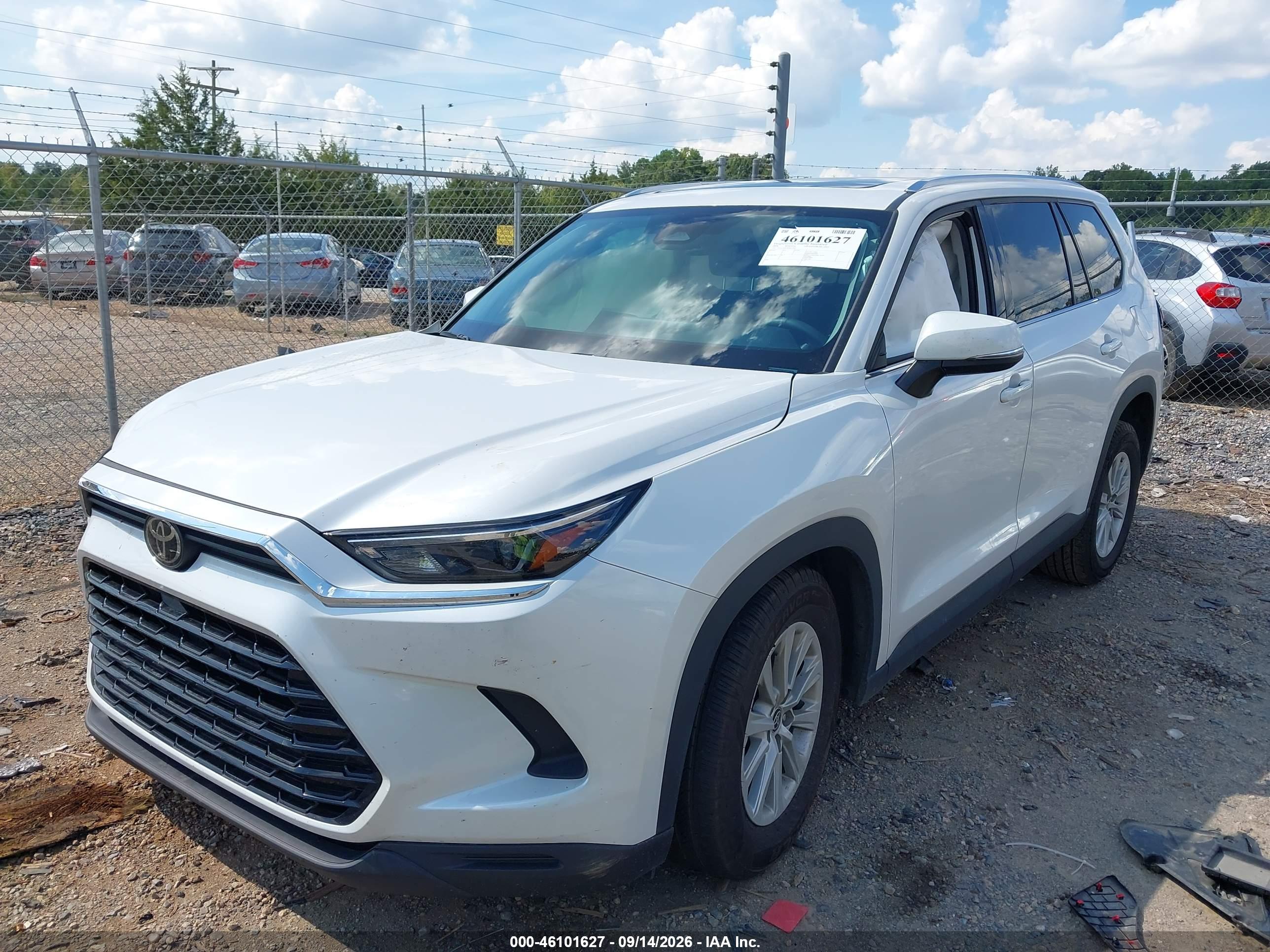 2024 TOYOTA GRAND HIGHLANDER XLE — I2