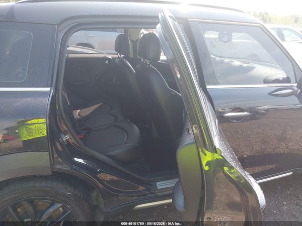 2015 MINI COUNTRYMAN COOPER S — I8