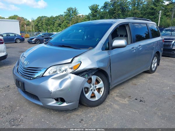2017 TOYOTA SIENNA LE 8 PASSENGER — I6