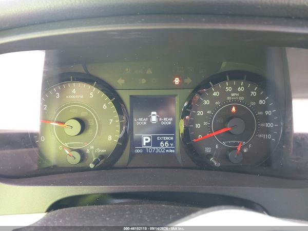 2017 TOYOTA SIENNA LE 8 PASSENGER — I7