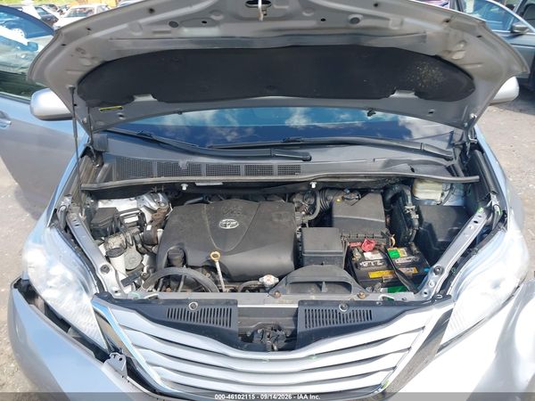 2017 TOYOTA SIENNA LE 8 PASSENGER — I10