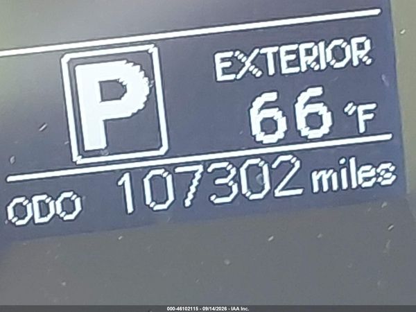 2017 TOYOTA SIENNA LE 8 PASSENGER — I118