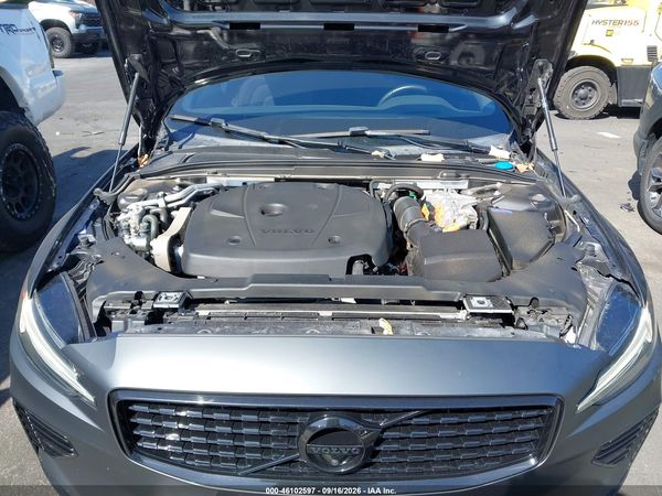 2022 VOLVO S60 RECHARGE PLUG-IN HYBRID — I10