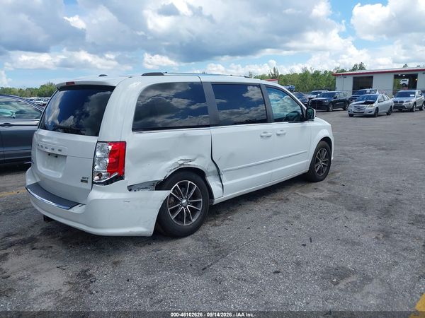 2017 DODGE GRAND CARAVAN SXT — I4