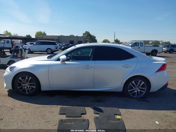 2019 LEXUS IS 300 — I117