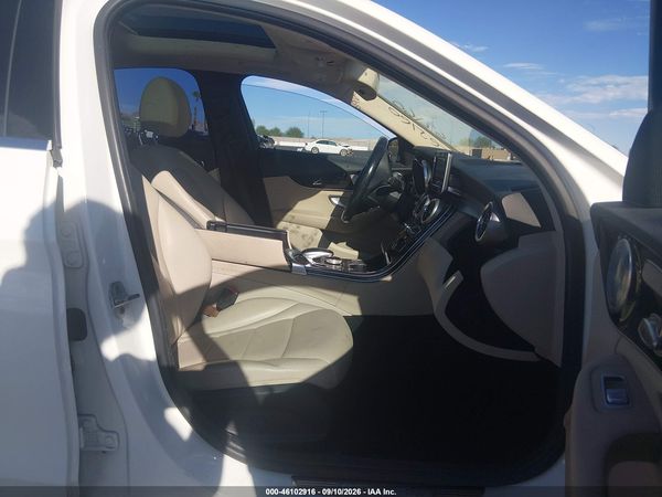 2015 MERCEDES-BENZ C 300 Base — I5