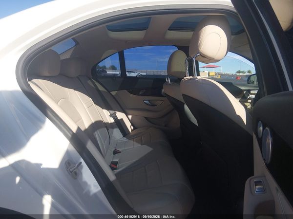 2015 MERCEDES-BENZ C 300 Base — I8